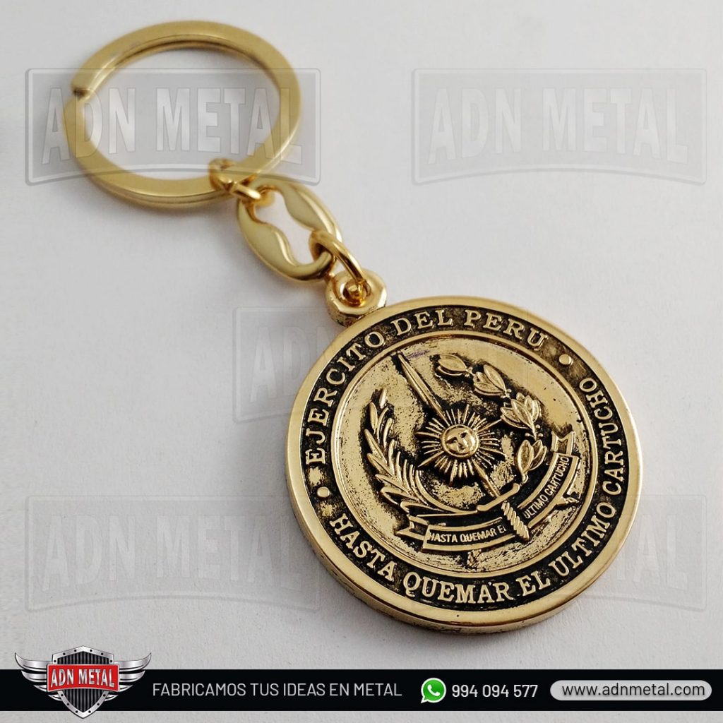 Llavero metálico 3D Circular Ejército Peruano y Bolognesi ADN Metal
